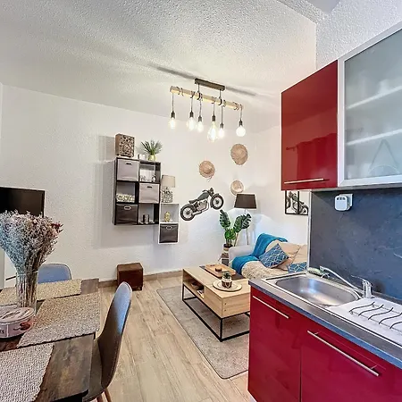 דירה F2 Avec Terrasse, Climatisation Et Proche Des Thermes - - Fr-1-451-202
