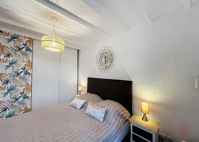F2 Avec Terrasse, Climatisation Et Proche Des Thermes - - Fr-1-451-202 *