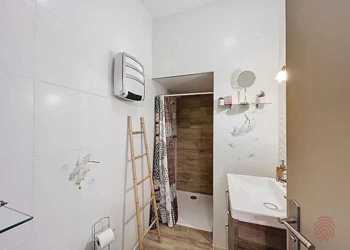 F2 Avec Terrasse, Climatisation Et Proche Des Thermes - - Fr-1-451-202 * Lamalou-les-Bains